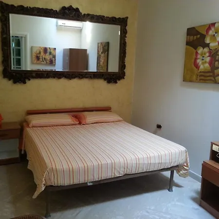 Casa Vacanze Lu Sule Homestay *